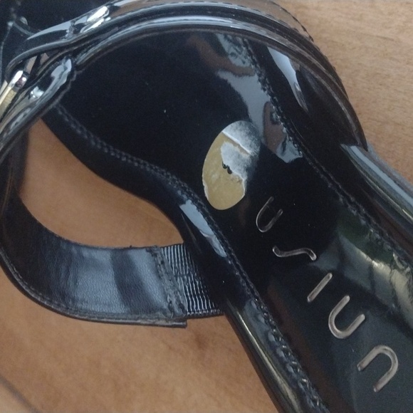 NEW UNISA manmade black patent sandals size 8 - Picture 7 of 8
